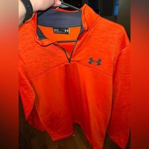 Men’s under Armour hoodie